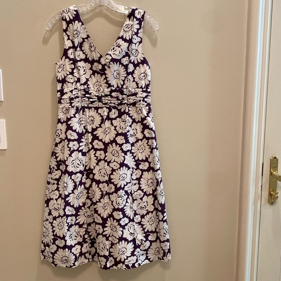 Boden Dresses & Skirts - Boden Cotton Sleeveless Fit & Flare V Neck Dress Side Zip Purple White Floral 6L